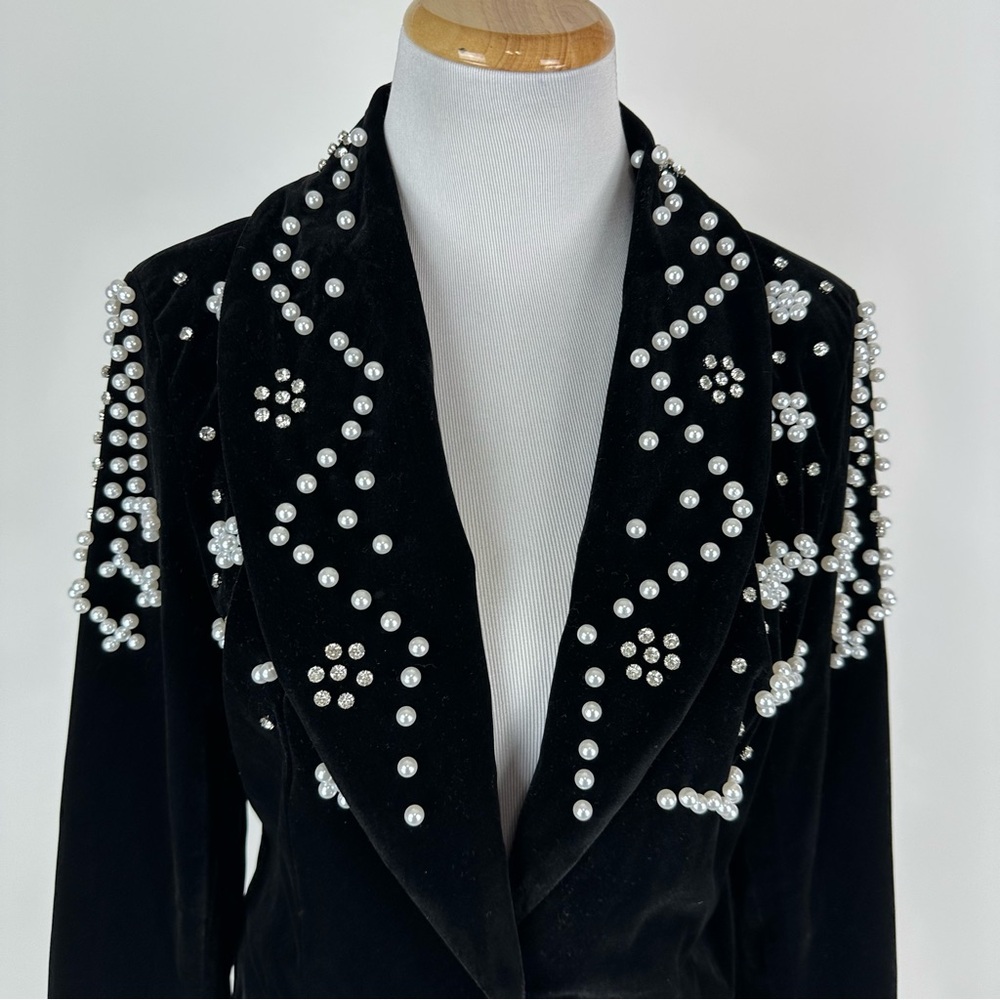 SHEIN Modelyn Pearl and Rhinestone Embellished Black Velvet Blazer Size 6 - Picture 3 of 12